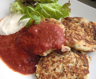 Vegetariska bön- och potatisbiffar med tomatsås