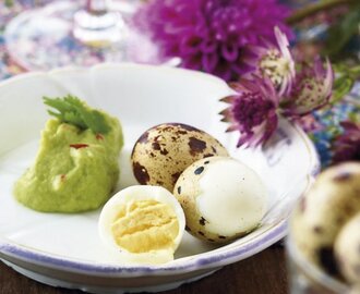 Vaktelägg med avokado och chilidipp