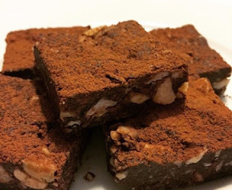 Raw valnöts&hasselnötsbrownie