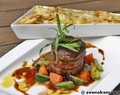 Älgtournedos med mandelpotatisgratäng och balsamicosky