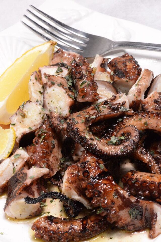 Greek Grilled Octopus (Htapothi Sti Skhara) | Recipe | Octopus recipes, Greek recipes, Greek octopus recipe