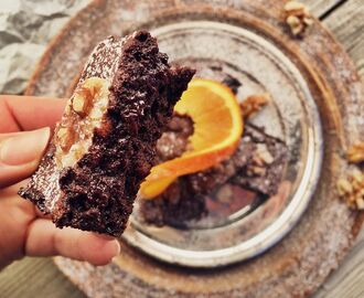 Glutenfria brownies med apelsincest och valnötter