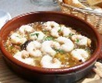 Räkor i vitlöksolja (Gambas al ajillo)