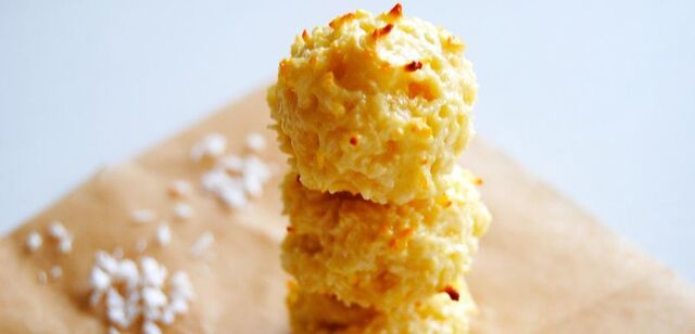 Protein Coconut Macaroons