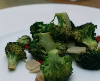 Broccoli med vitlök, chili och vitt vin