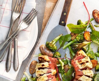 Falukorv gratinerad med pepparrotsfärskost, råstekt broccoli och ugnsbakad potatis