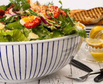 Kräftsallad med svensk caesardressing