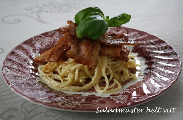 Ostekremet pasta med sideflesk