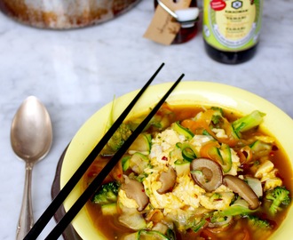 Ramen ”zoodles” grönsaksnudlar med tamari och citrongräs