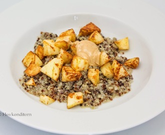 Quinoa Porridge with fried Apple and Peanut Butter