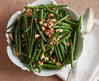 Vitlöksstekta haricots verts med ingefära och mandel