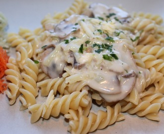 Pastasås med champinjoner och ädelost