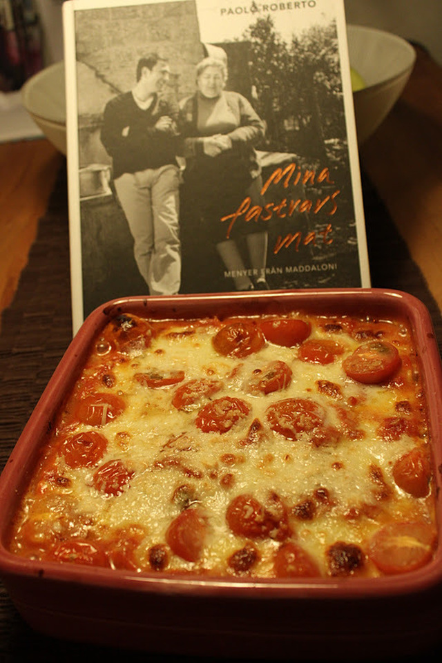 Gnocchi di patate con salsa di pomodore, gratinati al forno