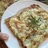 Glutenfri vegetarisk blomkålspizza à la LCHF - med tomatsås och zucchini