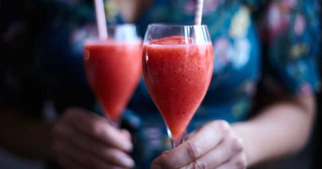 Frossé - drink med rosévin och jordgubbar