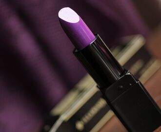 Purple lipstick it is