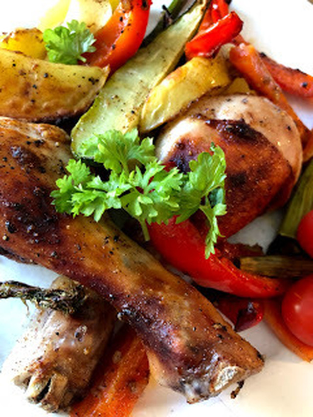 Kyckling med grönsaker i ugn