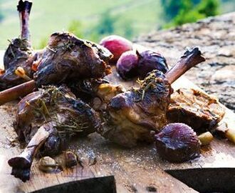 Långkokt lammlägg med balsamico