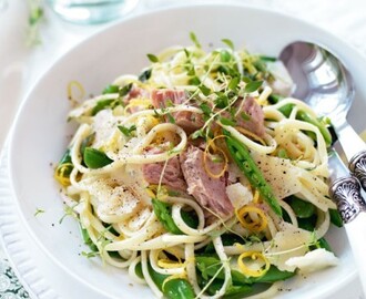 Snabb pasta med tonfisk och sugar snaps