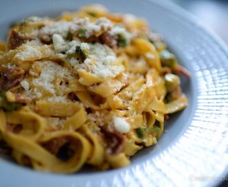 Pasta med saffran och serrano