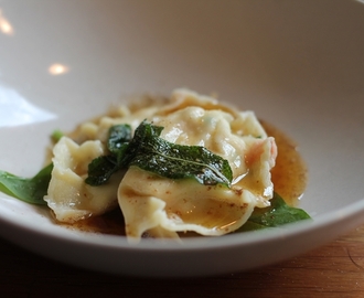 Tortellini med räkor brynt smör och salvia