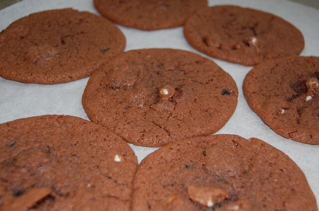 Liquorice dragé chocolate chip cookies