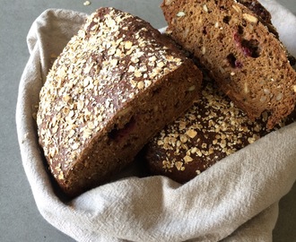 Glutenfritt och mjölkfritt bröd med lingon