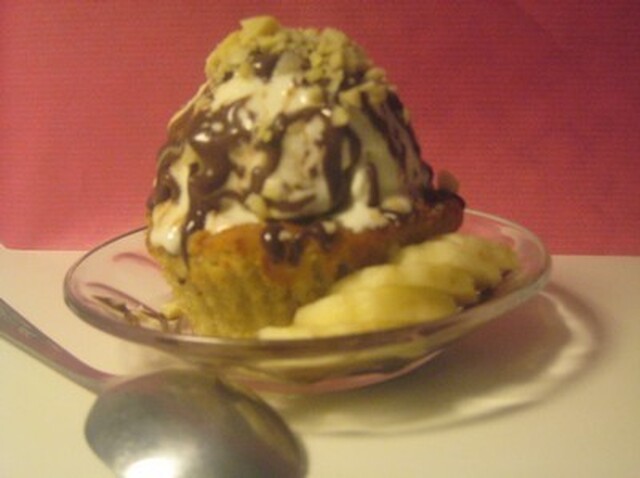 Banana Split cupcake