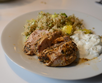 Grekisk kyckling med tzatziki och bulgursallad