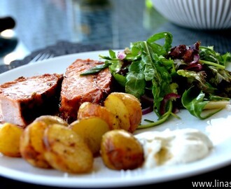 Grillad Fläskytterfilé med Ugnsstekta Färskpotatis, Fräsch Äppelsallad och Tzatzikisås...