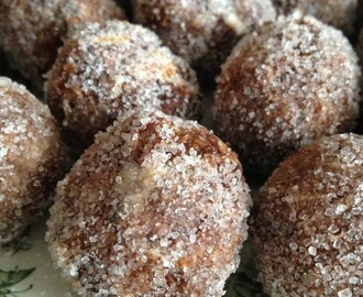 Chokladbollar med kanel och strösocker