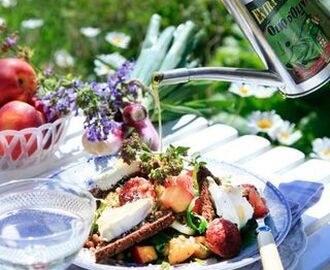 Chorizosallad med gratinerad toast