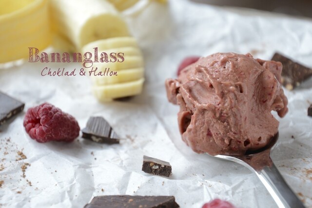Bananglass med choklad & hallon