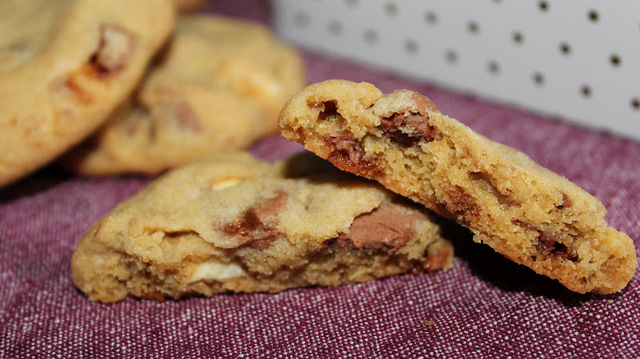 Cookies med daim och vit choklad