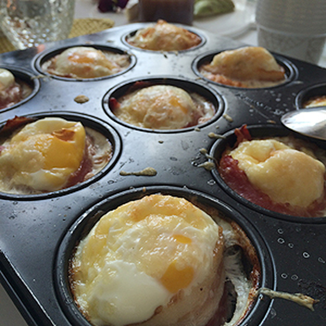 Ägg- och baconmuffins till helgens frukostar kan varmt rekommenderas!