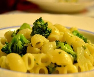 Pasta med broccoli