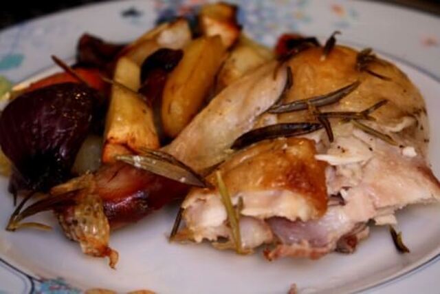 Rustik efterårsmad | hel, ovnstegt kylling med rodfrugter