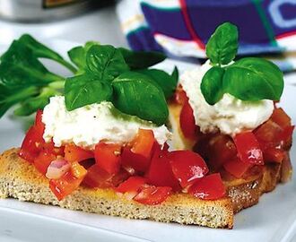 Geralds fetaostcréme på tomatsallad