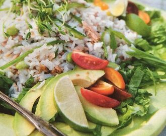 Tonfisksallad med krämig limedressing