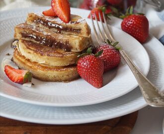 Choklad och Nutella-fyllda Amerikanska Pannkakor.