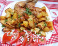 Mladi krompirići sa piletinom u rerni: Tradicionalno jelo, a pravo bogatstvo ukusa (RECEPT)