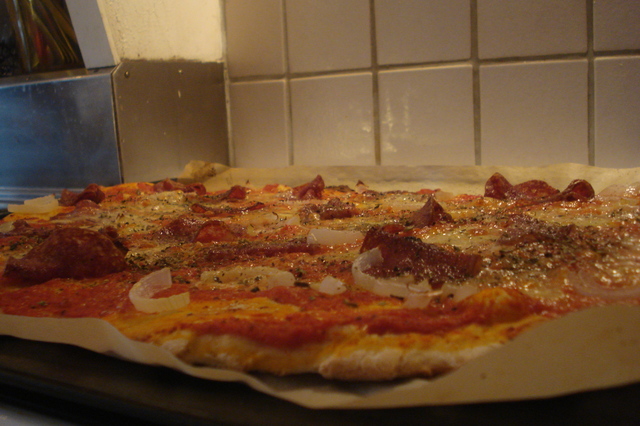 Hemmagjord salamipizza