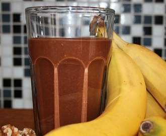 Nyttig banan- och chokladsmoothie