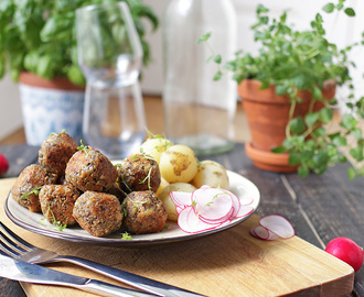 Ostiga Vegetariska Köttbullar till Buffébordet