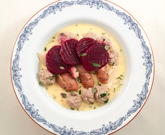 Gräddkokt rotselleri med kalvfrikadeller