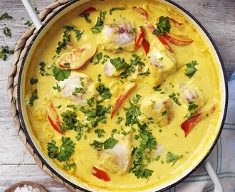 Curryfisk i krämig sås med ris