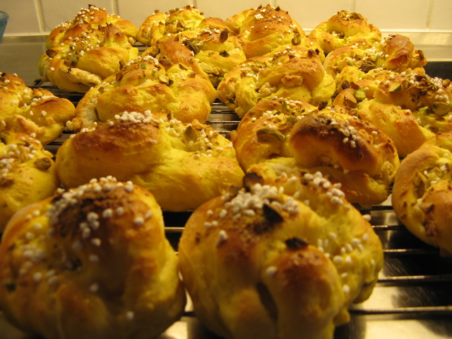 Saffransbullar med pistasch