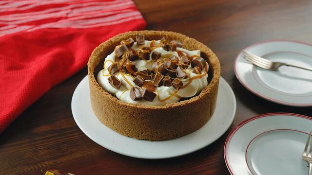 Deep Dish Rolo Pie