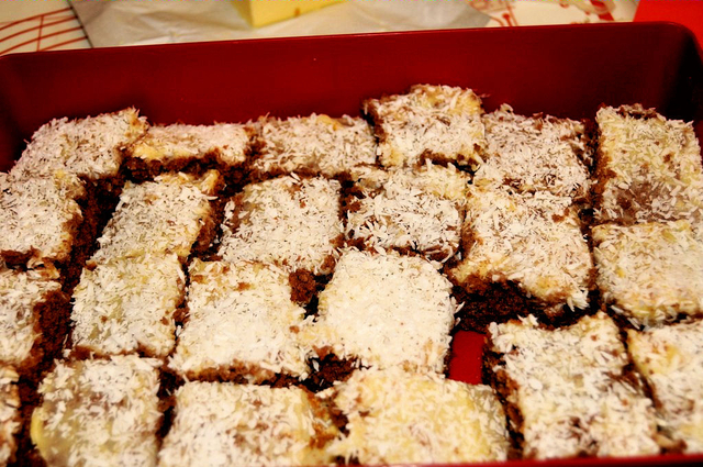 Chokladrutor med smörkräm och kokos