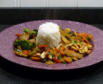 Kycklingwok med cashewnötter